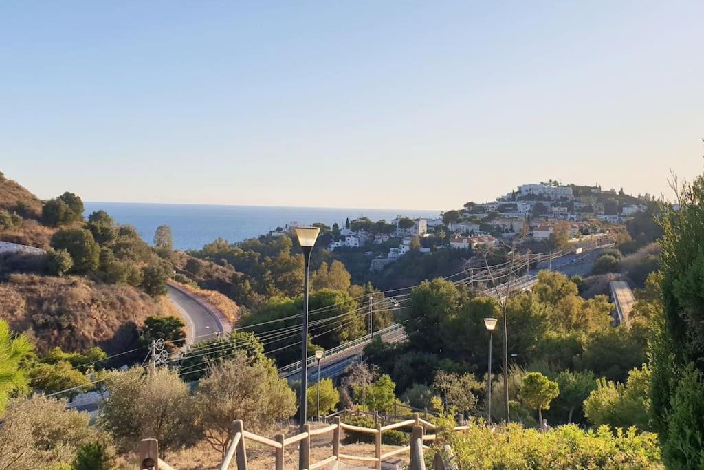 Luxury Penthouse With Sea&Mountain Views & Hot Tub - Tranquility & Rest Apartment Benalmadena Bagian luar foto